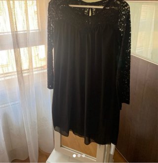 Vestido negro encaje manga larga