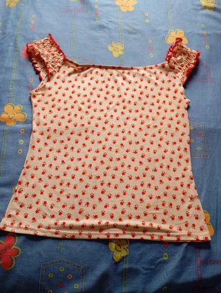Camiseta tirantes estampada flores