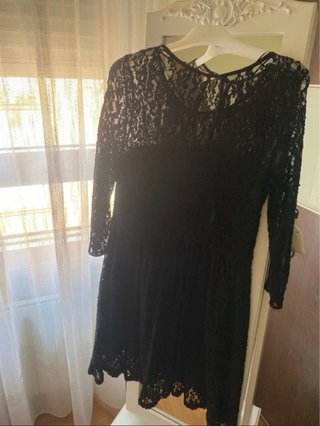 Vestido negro encaje manga larga