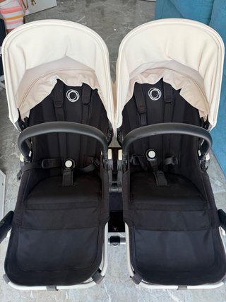Carro gemelar Bugaboo color negro y beige