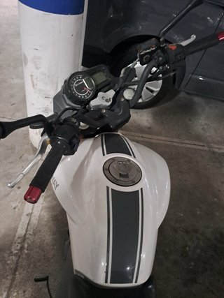 Keeway Moto 125 Naked Blanca