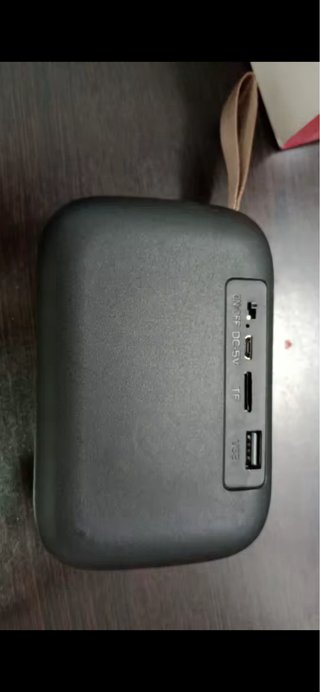 Altavoz Bluetooth Negro y Marrón