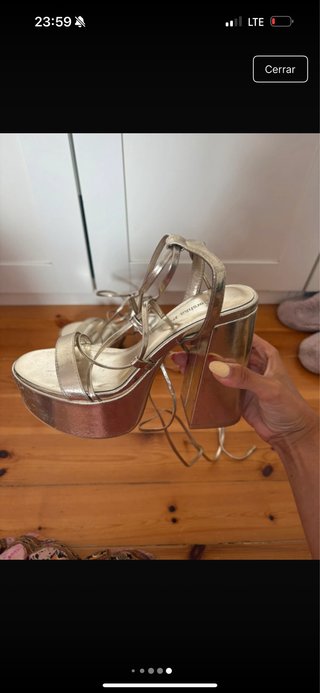Sandalias plataforma doradas Bershka