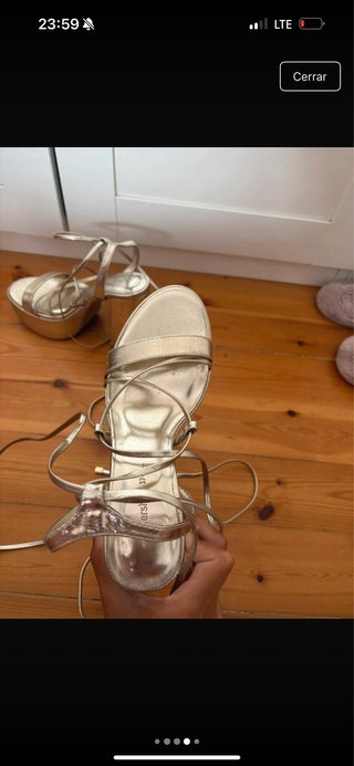 Sandalias plataforma doradas Bershka