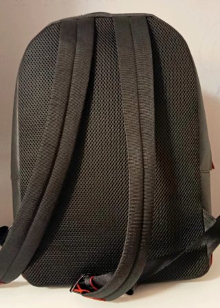 Mochila Emporio Armani Negra y Roja