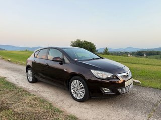Opel Astra 2013