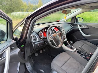 Opel Astra 2013