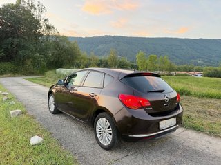 Opel Astra 2013