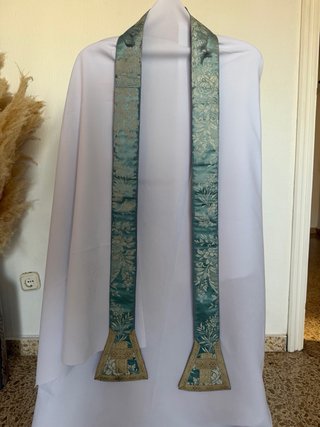 Casulla Sacerdote Celeste y Plata y estola