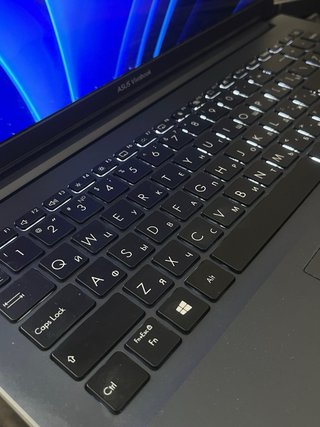 Portátil ASUS Vivobook Negro OLED