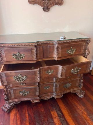 Tocador vintage de madera con espejo