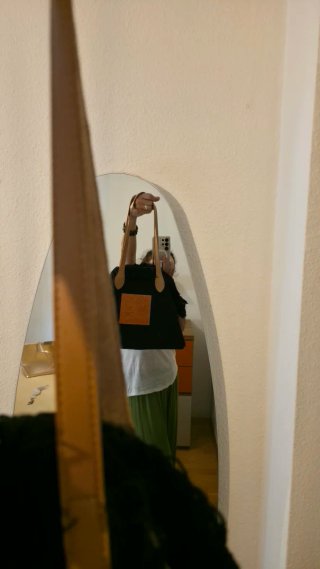 Bolso Loewe flecos negro y marrón