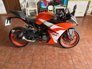 KTM RC 125 ABS Naranja y Blanca