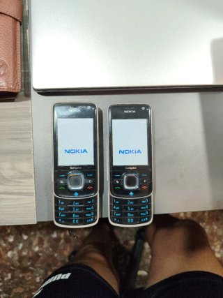 2 x Nokia 6210 Navigator