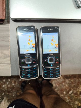 2 x Nokia 6210 Navigator