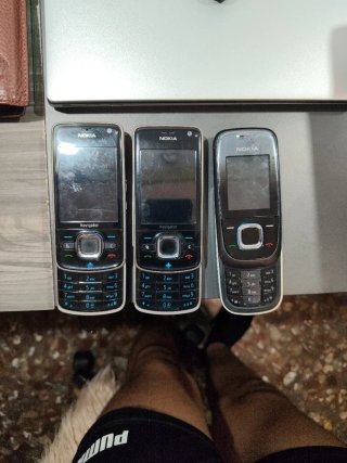 2 x Nokia 6210 Navigator