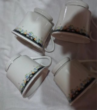 Juego 9 de tazas porcelana 4 lo demás regalo