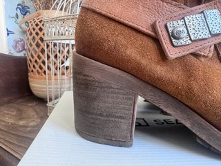 Botas Castanhas Suede