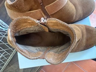 Botas Castanhas Suede