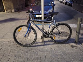 Bicicleta MTB Plata/Azul - Necesita Reparación