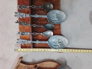 Colgador de cucharas decorativas