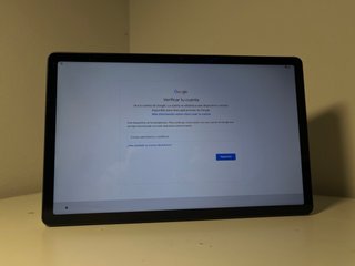 Tablet Lenovo Negra (no me se la contraseña)