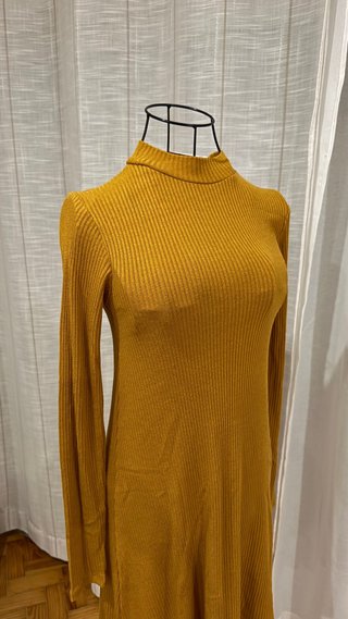Vestido amarelo canelado manga comprida