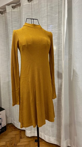 Vestido amarelo canelado manga comprida