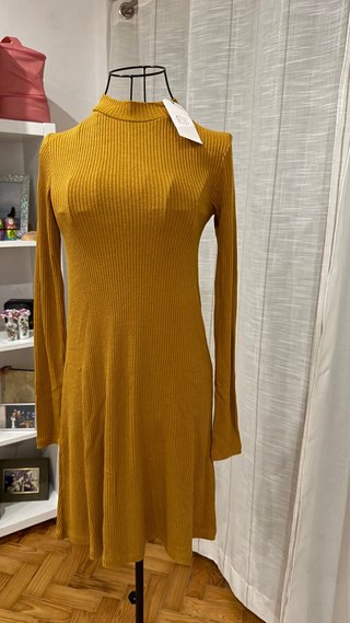 Vestido amarelo canelado manga comprida