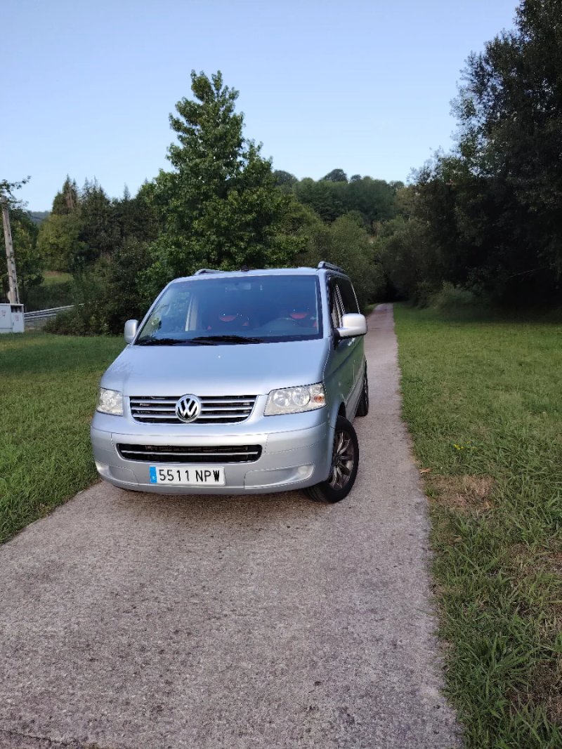 Volkswagen Multivan 2009 - foto 1