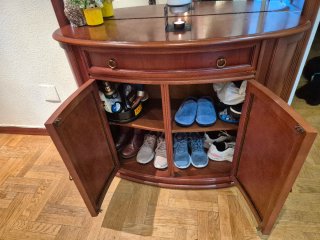 Mueble de entrada y zapatero de madera