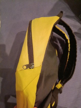 Mochila amarilla Newfeel
