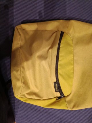 Mochila amarilla Newfeel