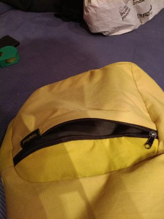 Mochila amarilla Newfeel