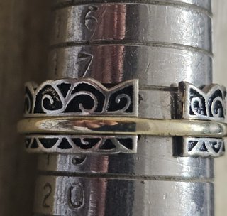 Anillo banda bicolor filigrana oro y plata