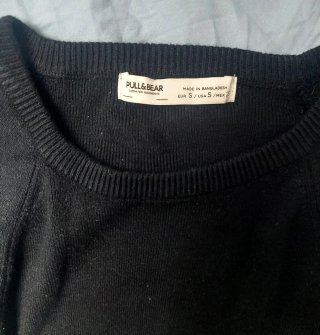Jersey mujer negro Pull&Bear calado hombros T-S.