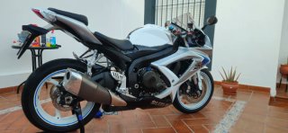 Suzuki GSXR 600 K8