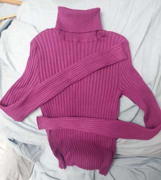 Suéter mujer Bershka m/larga canalé morado T-S.