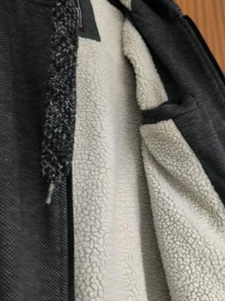 Cazadora gris con forro sherpa