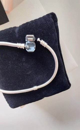 Pulsera Pandora Plata. Tamaño: 20 cm