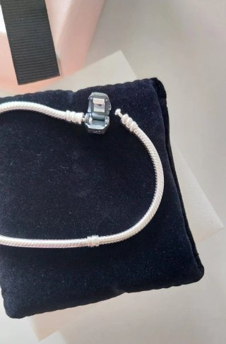 Pulsera Pandora Plata. Tamaño: 20 cm