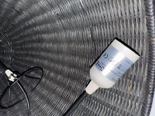Lámpara de techo de rafia negra