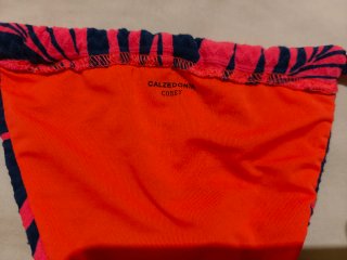 Bikini estampado hojas azul y rosa fucsia
