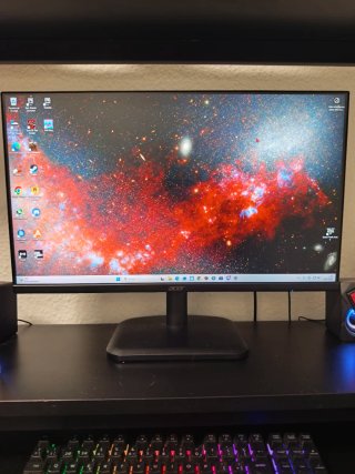PC Gaming PNY con luces verdes