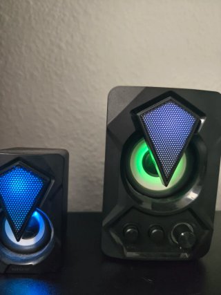 PC Gaming PNY con luces verdes