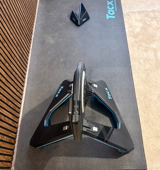 Rodillo Tacx Neo 2T + Neo Motion Plates