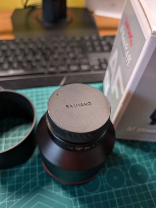 Samyang AF 85mm f/1.4 FE Sony E + Caja