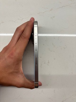 iPhone 15 Pro 128GB Titânio Branco Caixa Grade B+