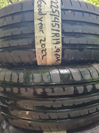 Neumático Goodyear 225/45 R19 2022