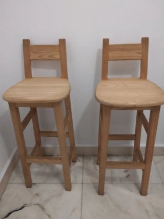2 Banquetas Altas de Madera